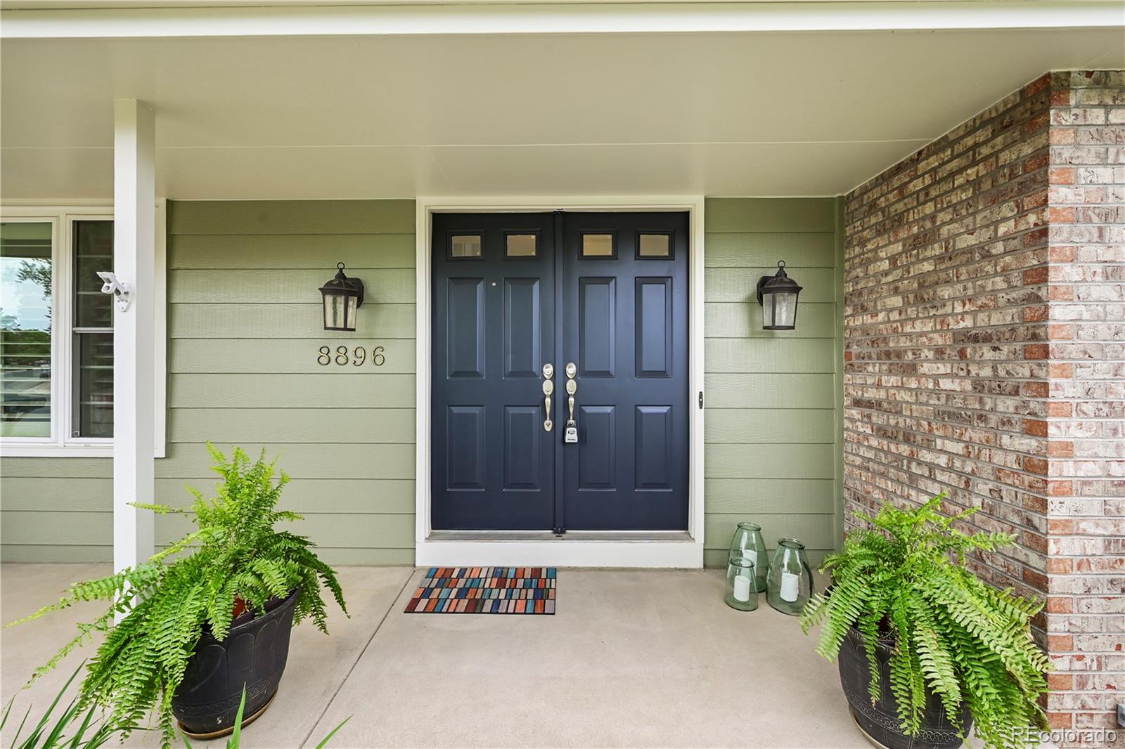 8896 W Prentice Avenue