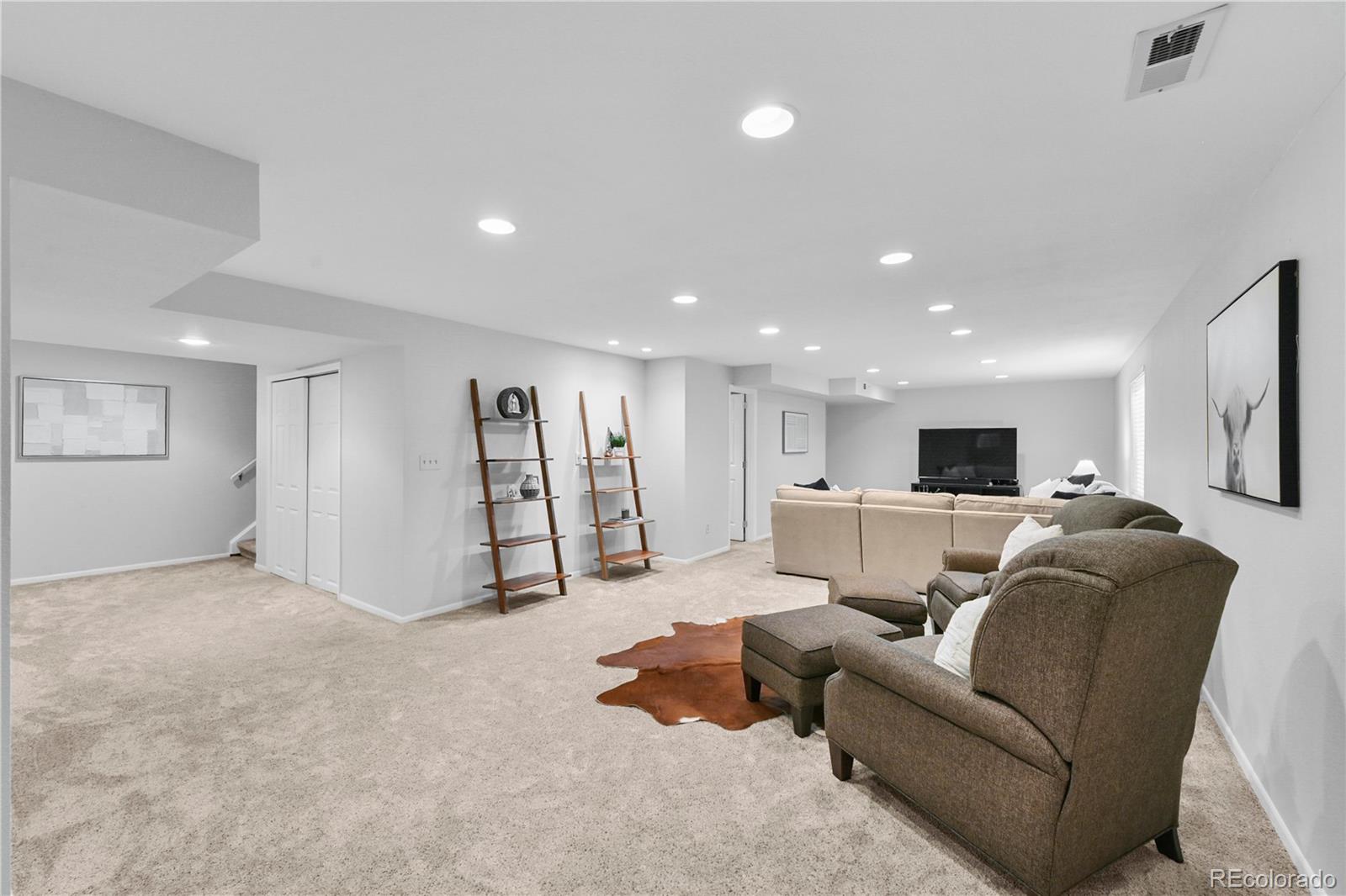 8896 W Prentice Avenue