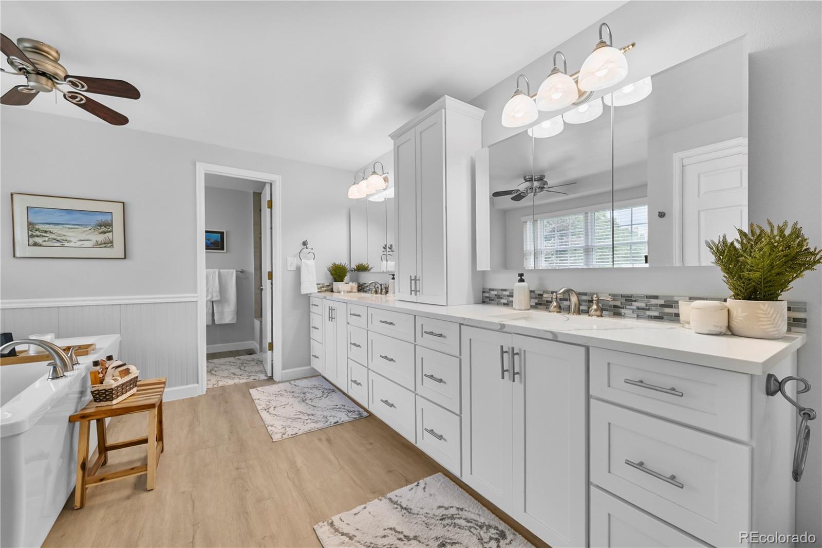 8896 W Prentice Avenue