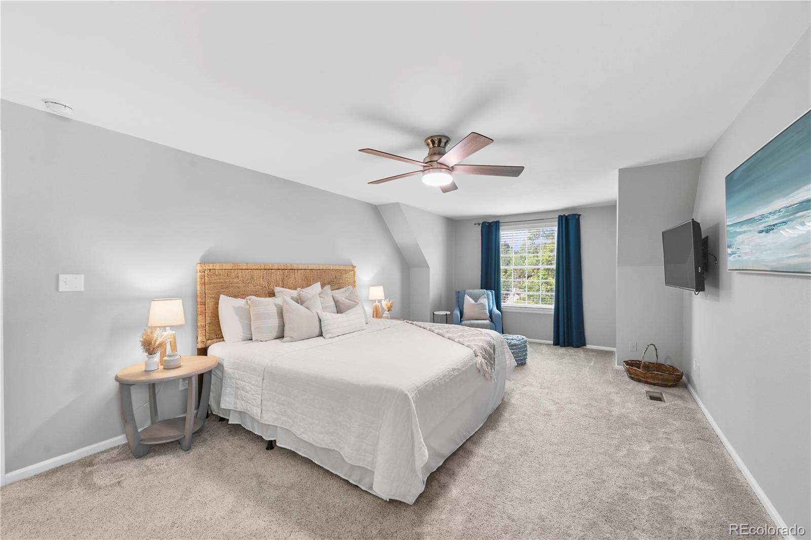 8896 W Prentice Avenue