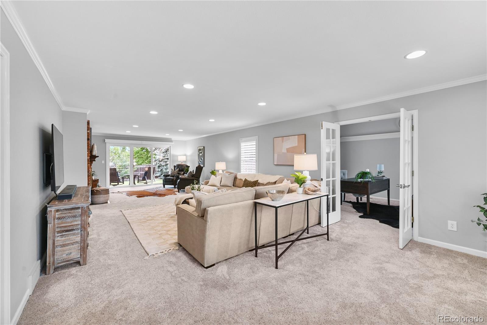 8896 W Prentice Avenue