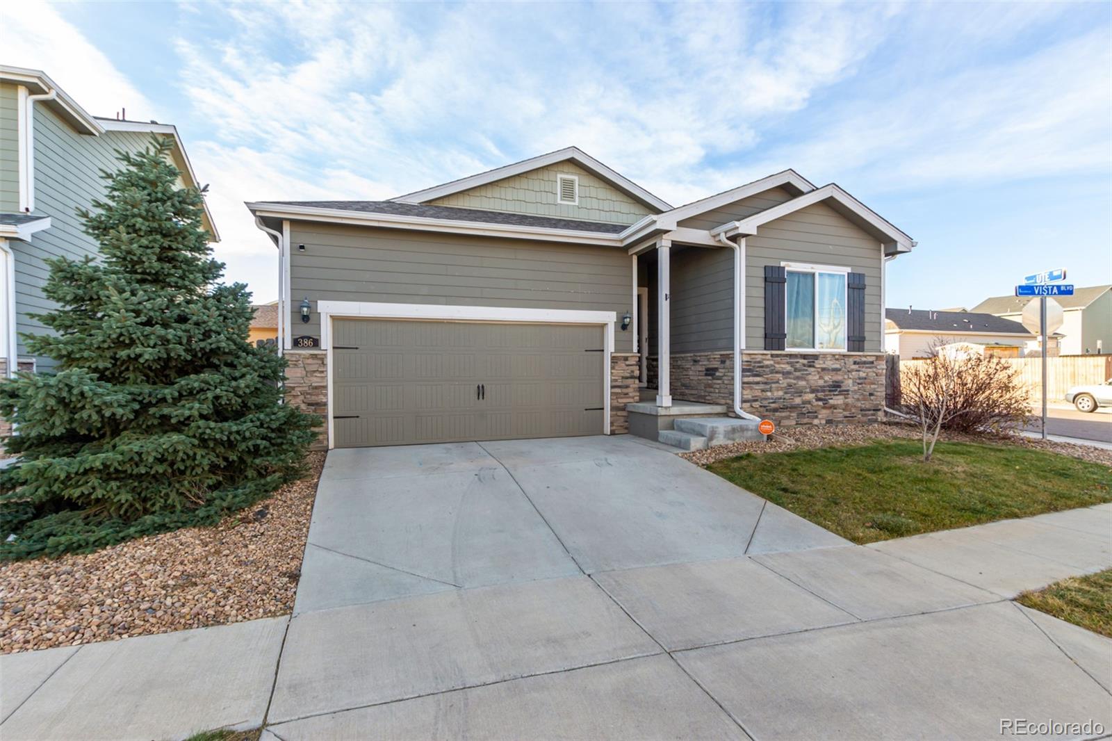 386 Vista Boulevard