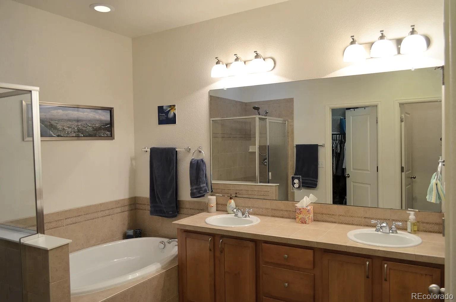 8925 E Nichols Place