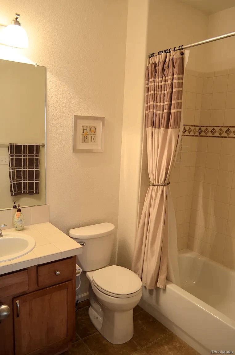 8925 E Nichols Place