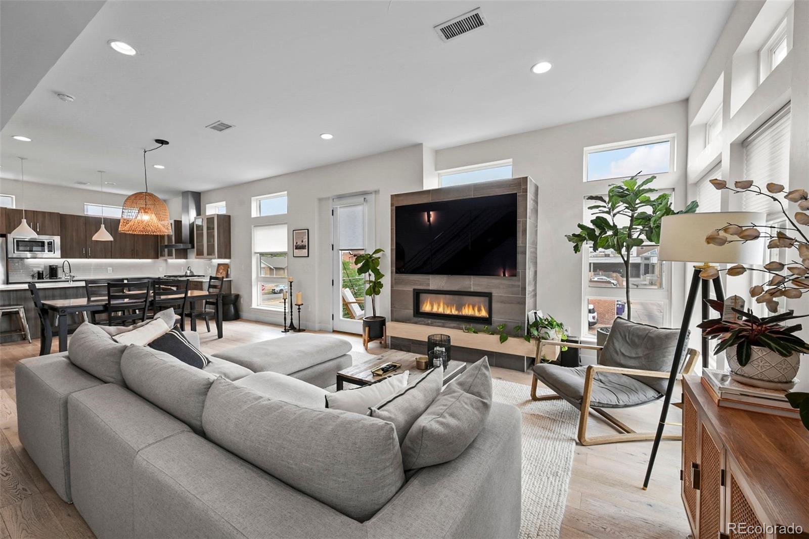 4031 W Conejos Place