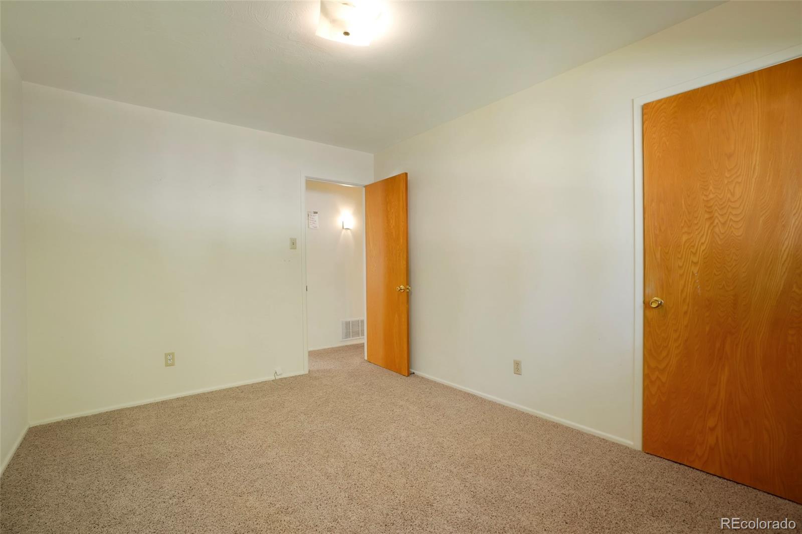 3240 S Lowell Boulevard