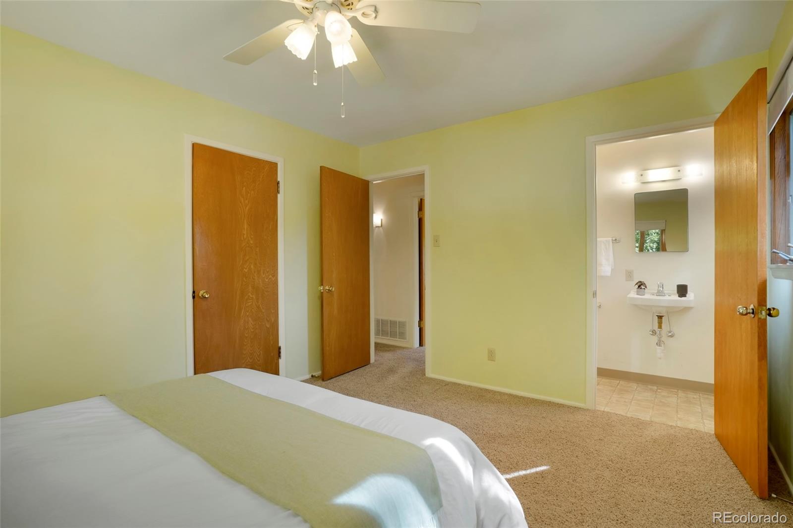 3240 S Lowell Boulevard