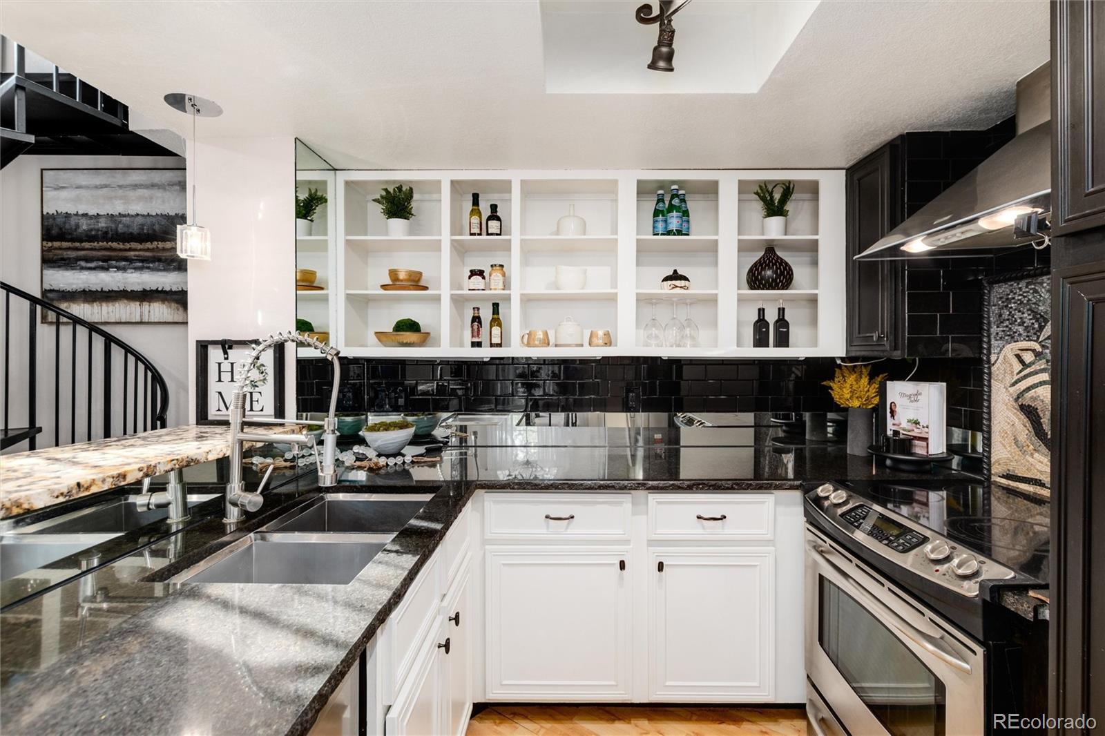 4923 S Carson Street Unit: 212