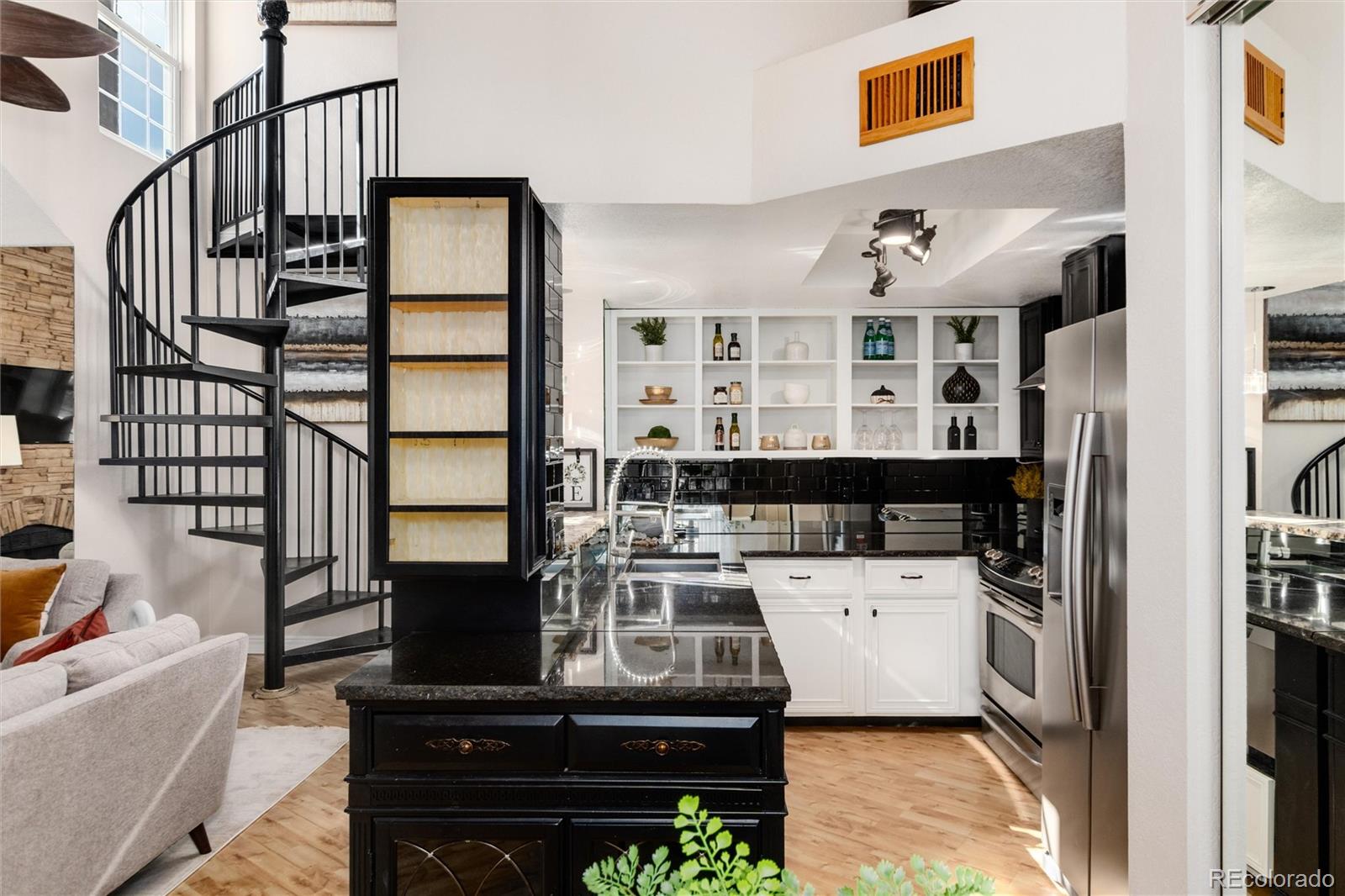 4923 S Carson Street Unit: 212