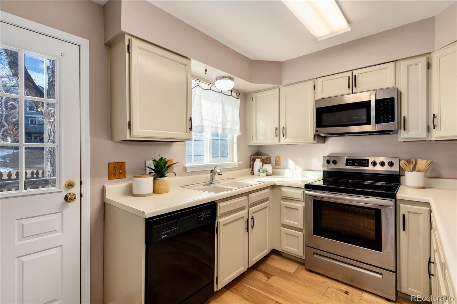 10212 W Dartmouth Avenue