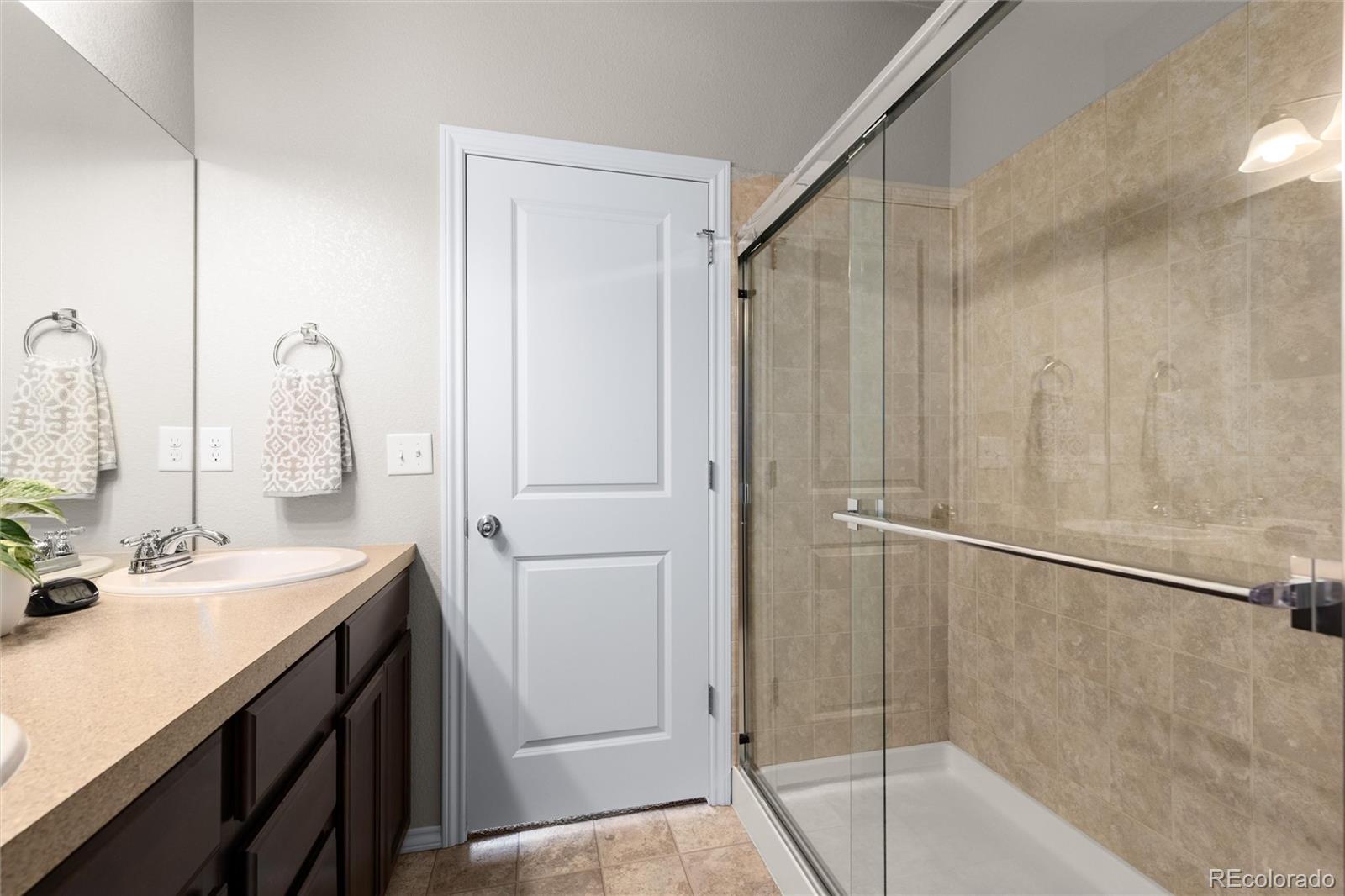 6911 W 3rd Street Unit: 915