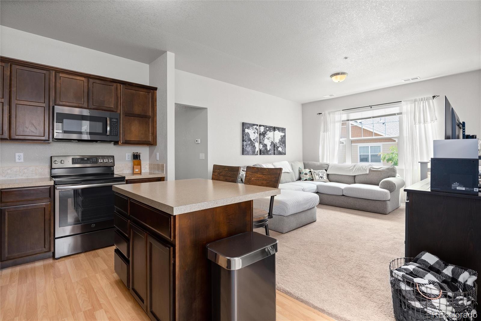 6911 W 3rd Street Unit: 915