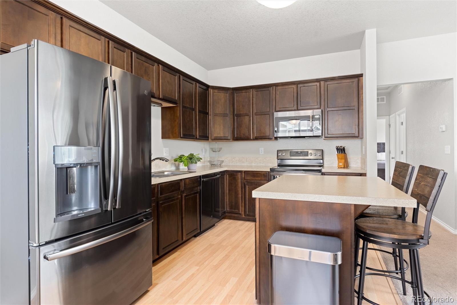 6911 W 3rd Street Unit: 915