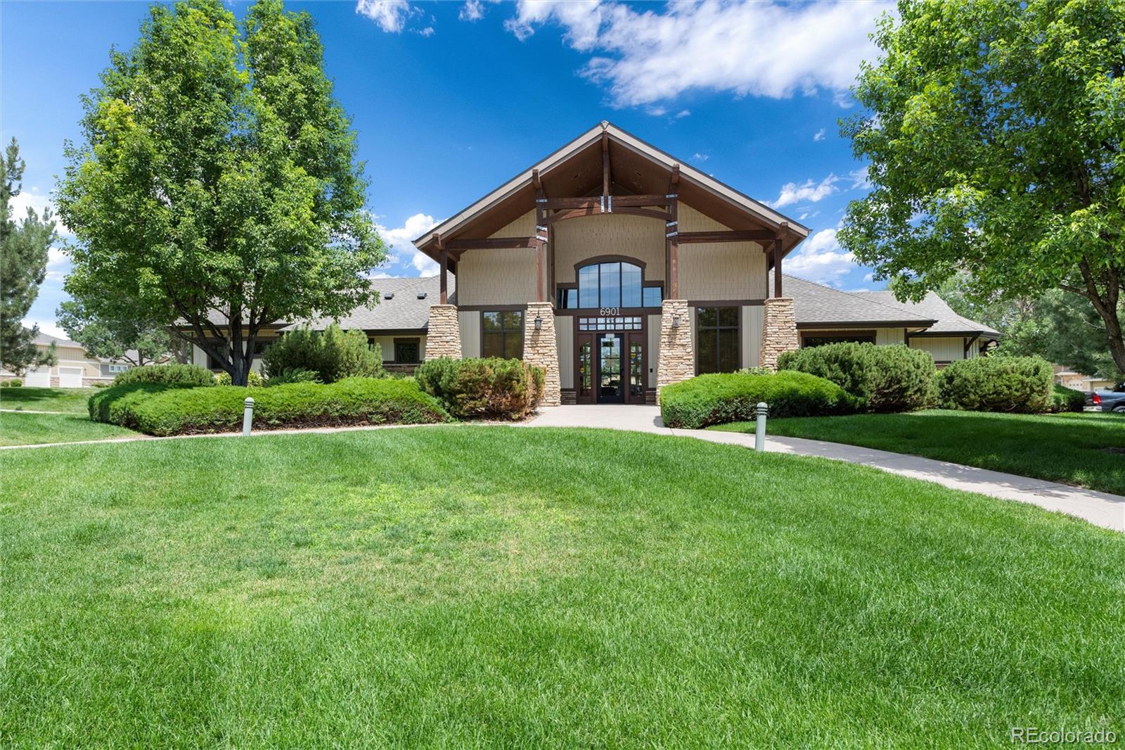 6911 W 3rd Street Unit: 915