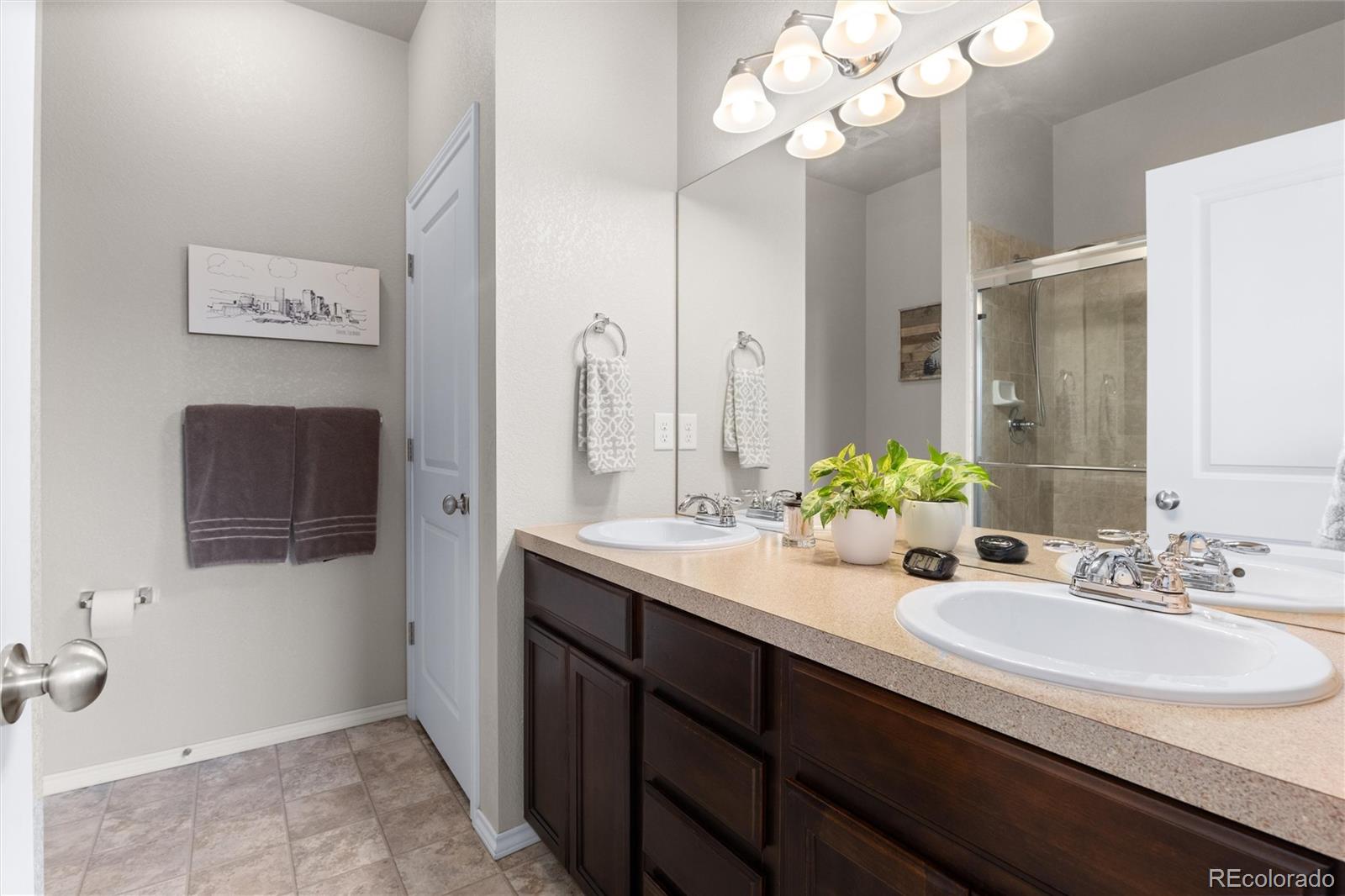 6911 W 3rd Street Unit: 915