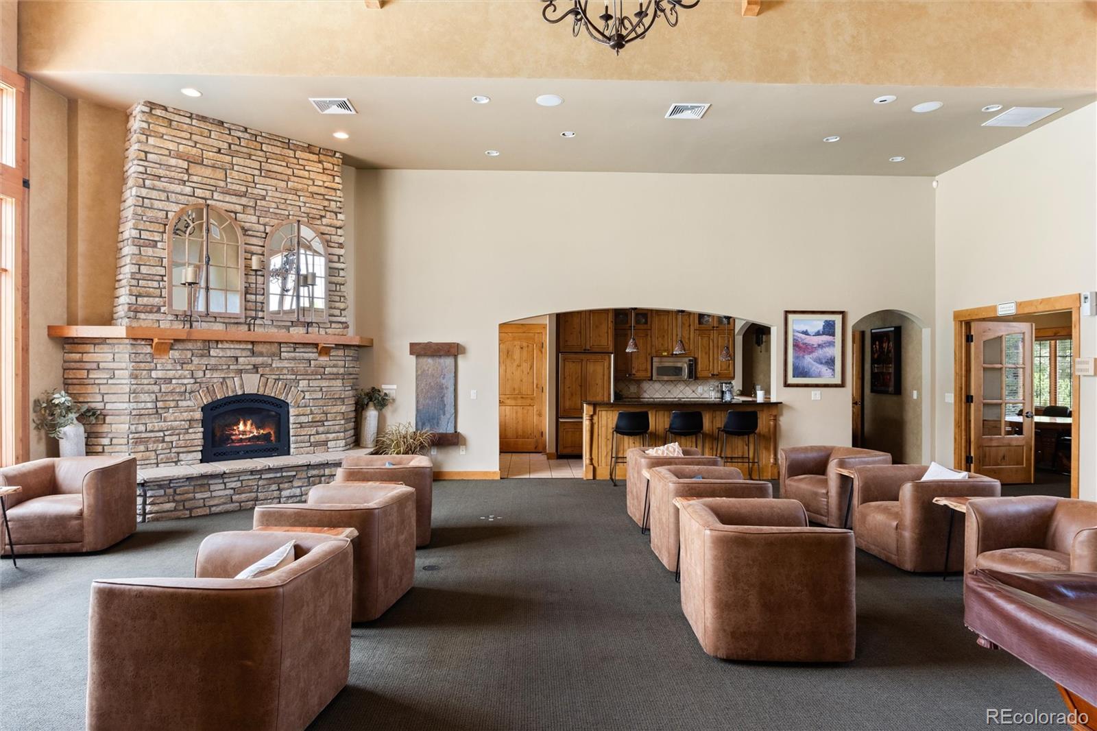 6911 W 3rd Street Unit: 915