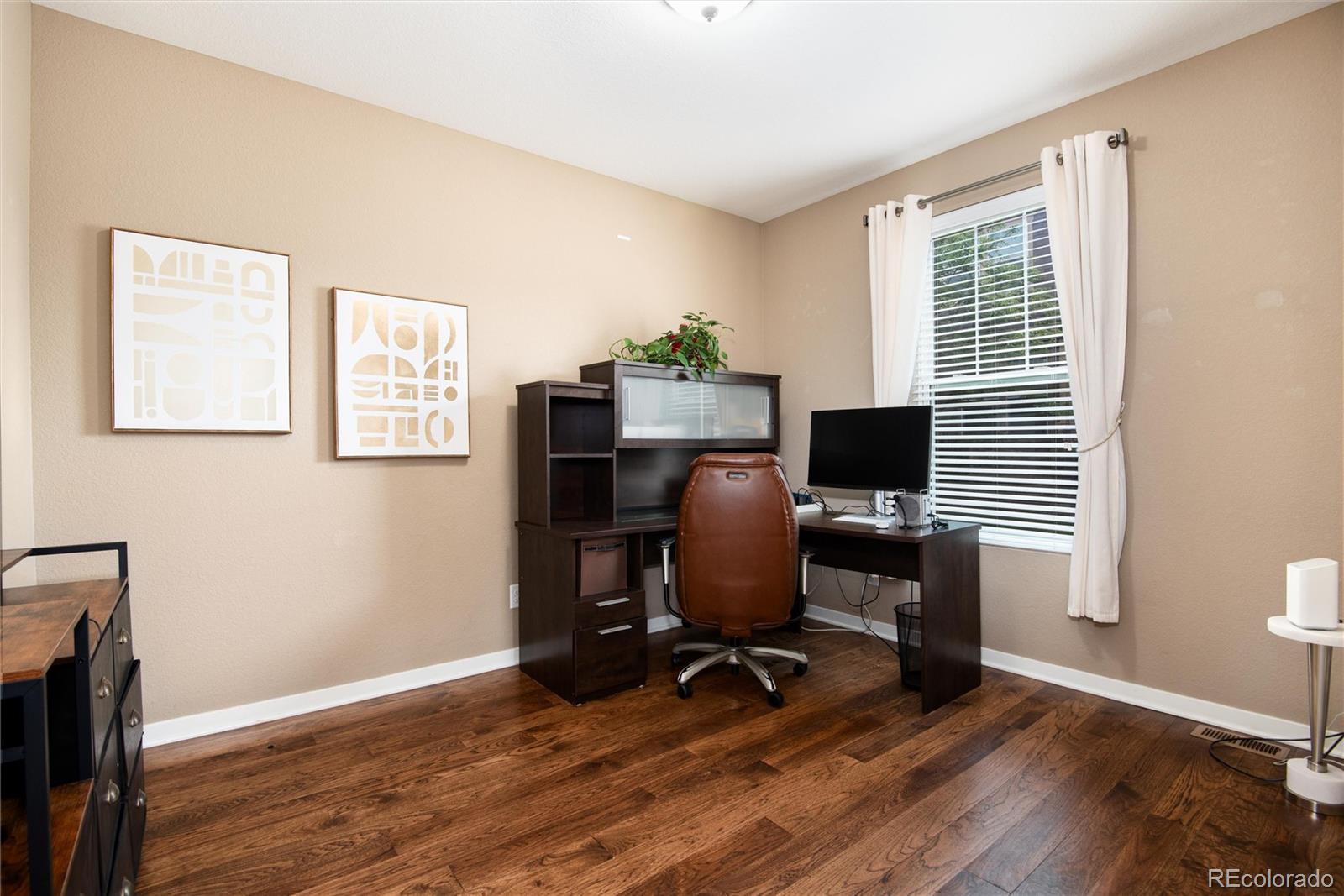 10136 Tall Oaks Street