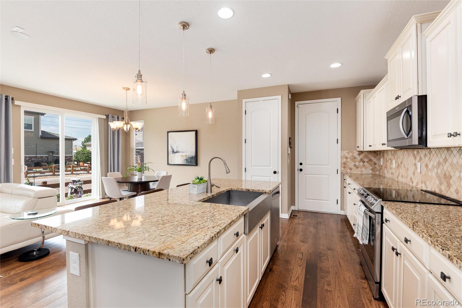 10136 Tall Oaks Street