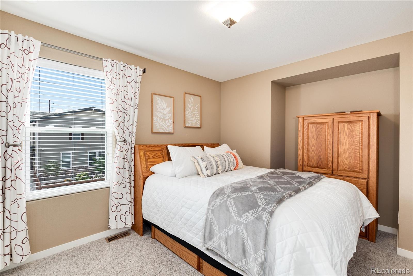 10136 Tall Oaks Street