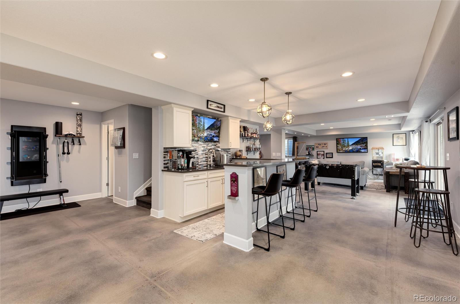 7690 S Blackstone Parkway