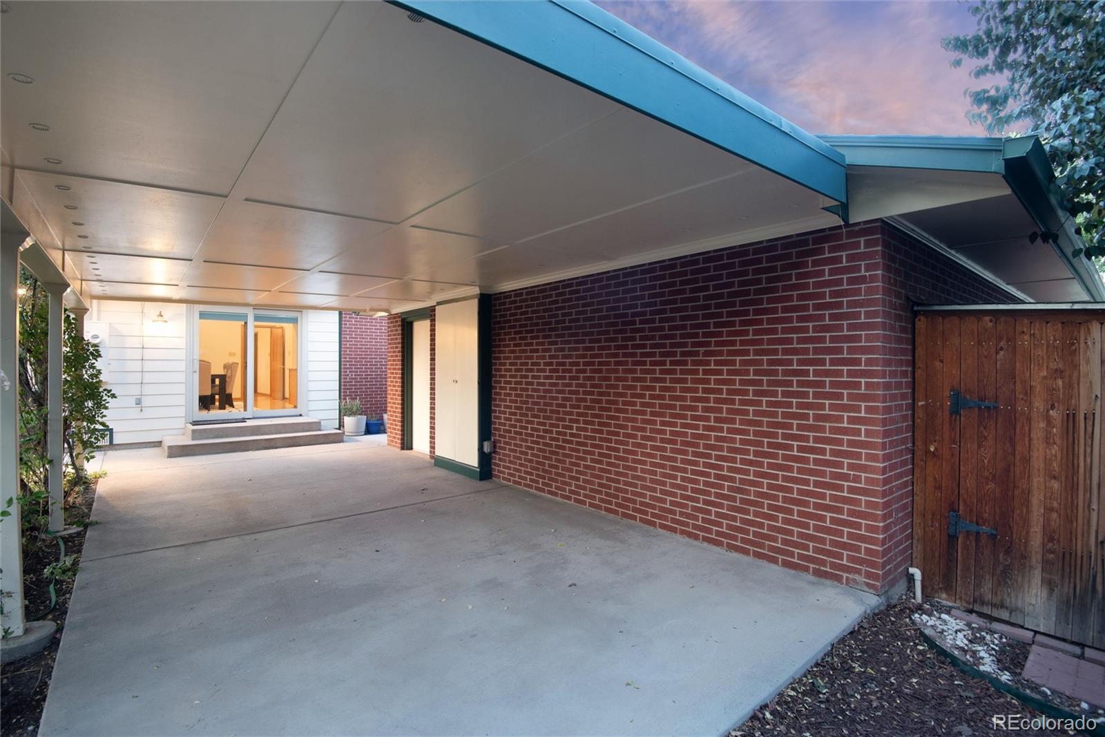 1415 S Zephyr Street