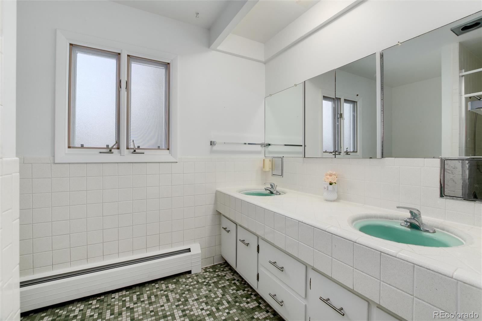 2107 S Harlan Street