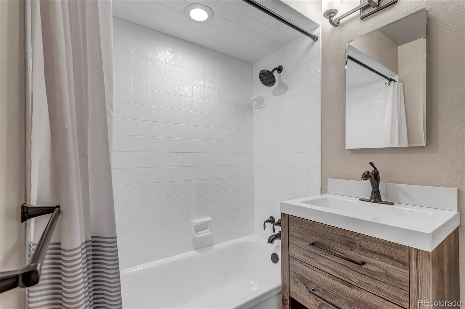 2955 W Chenango Avenue