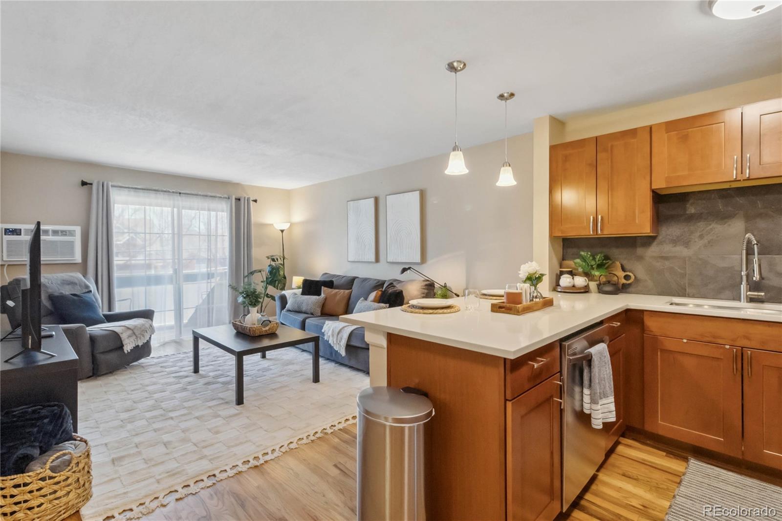 1410 York Street Unit: 35