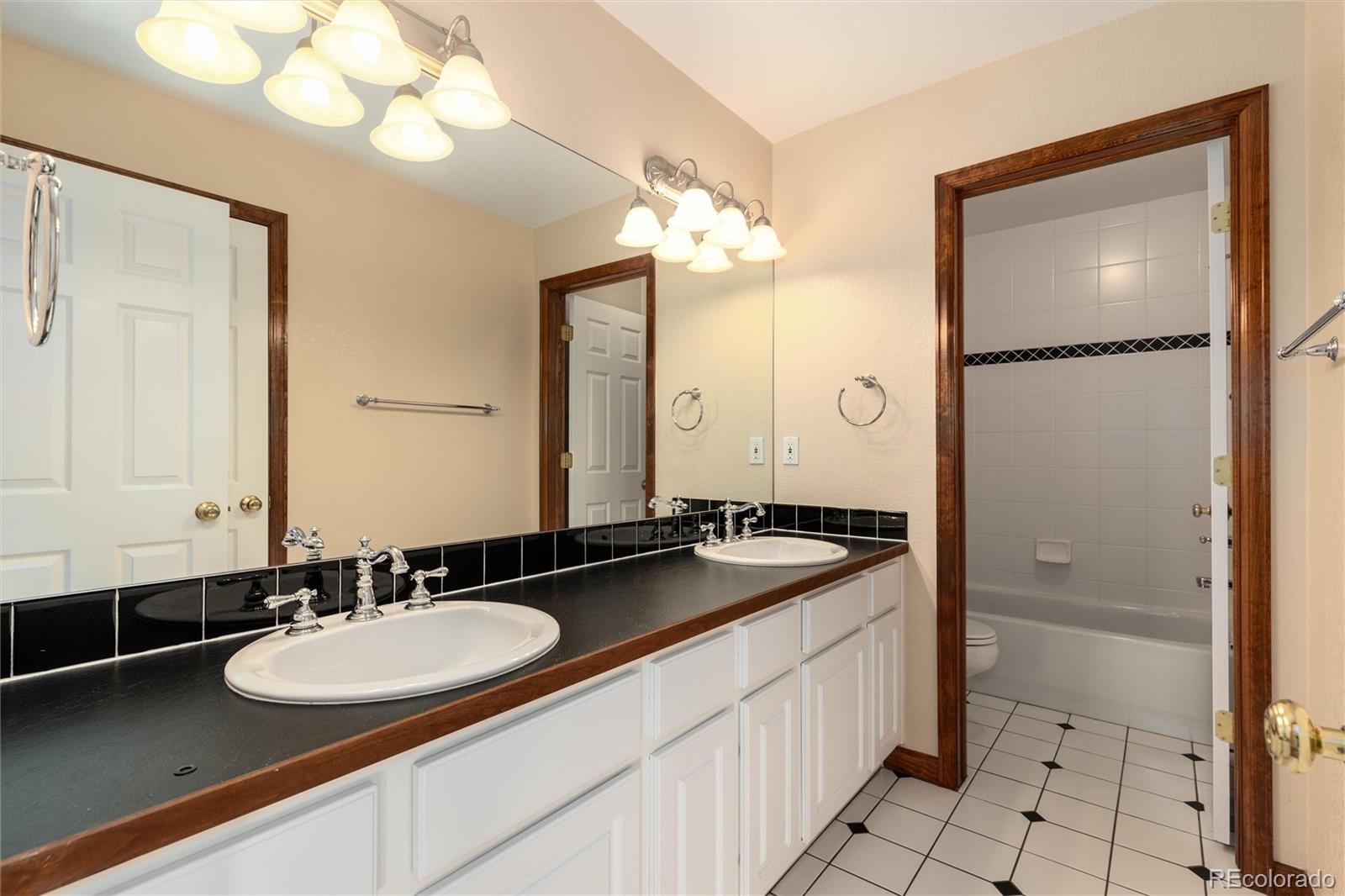 1120 Antelope Drive W