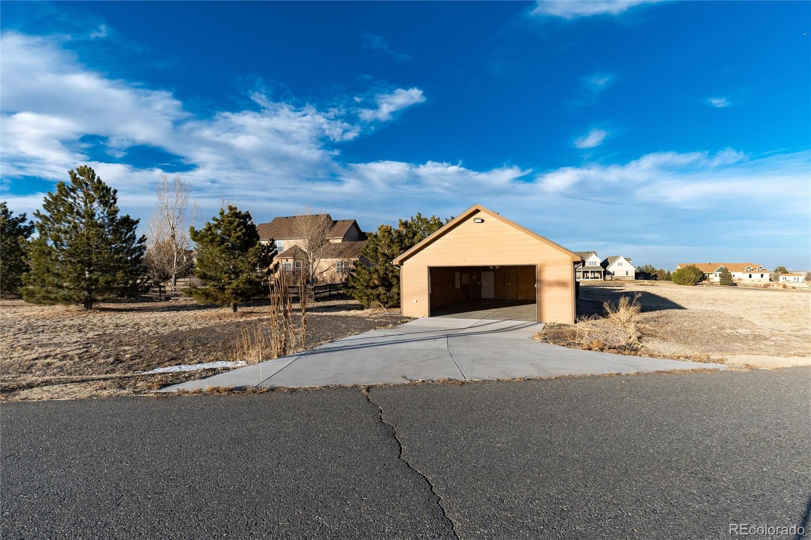 1120 Antelope Drive W