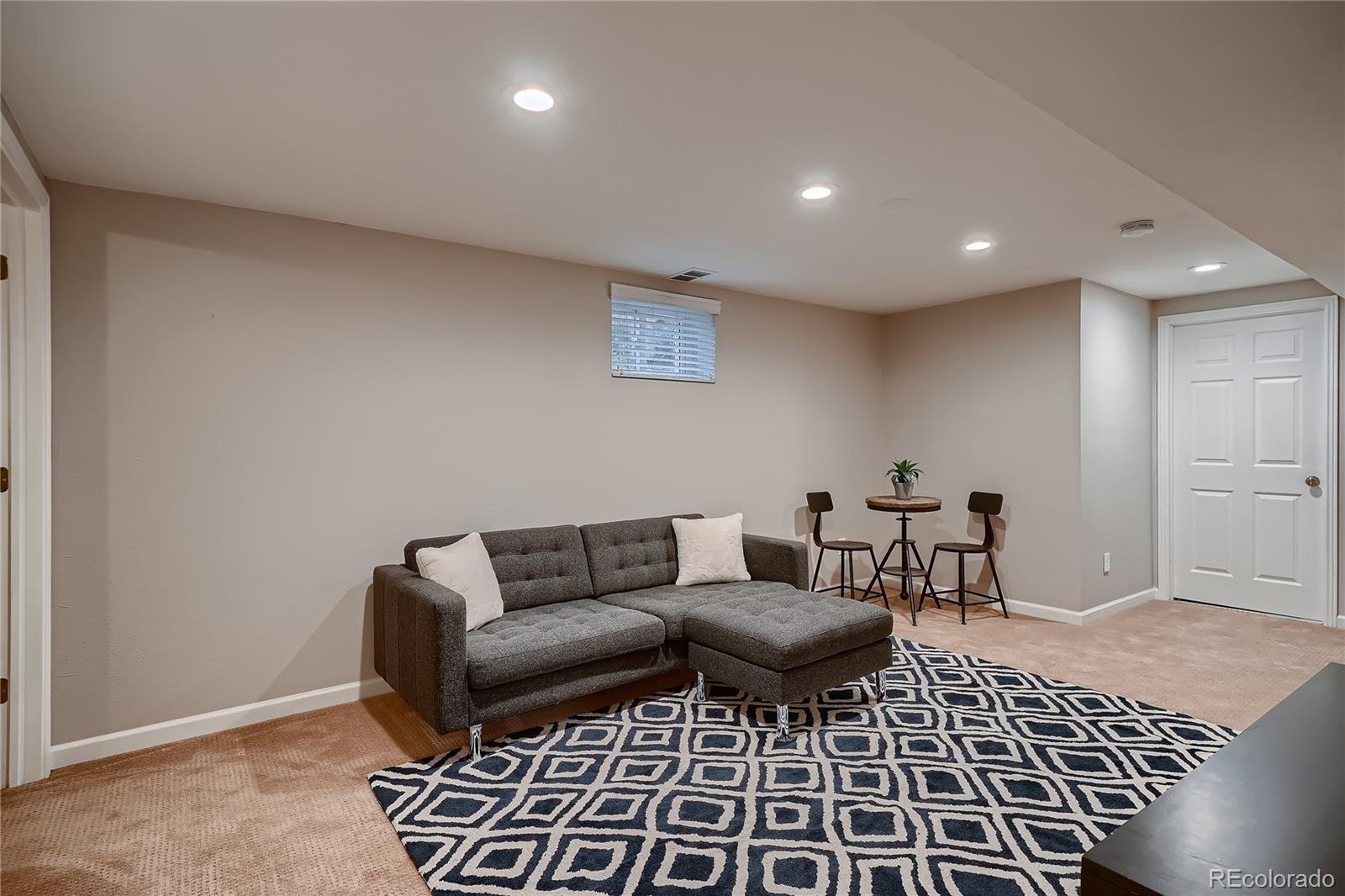 2610 N Fillmore Street