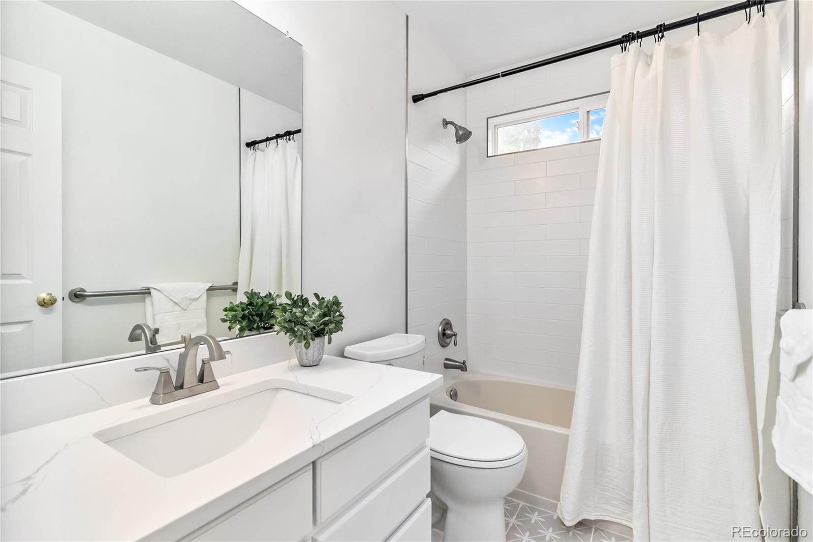 487 Rose Finch Circle