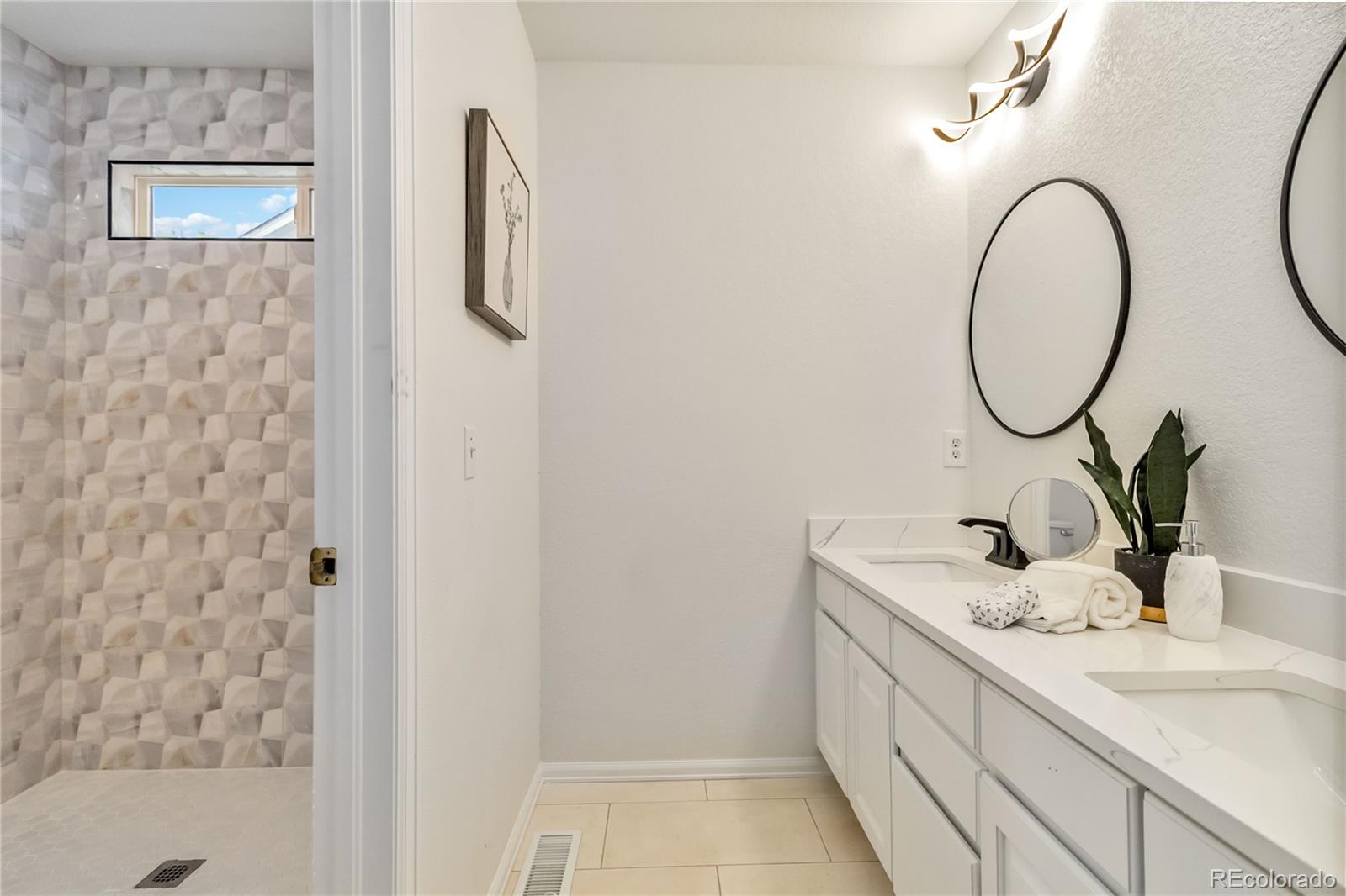 487 Rose Finch Circle