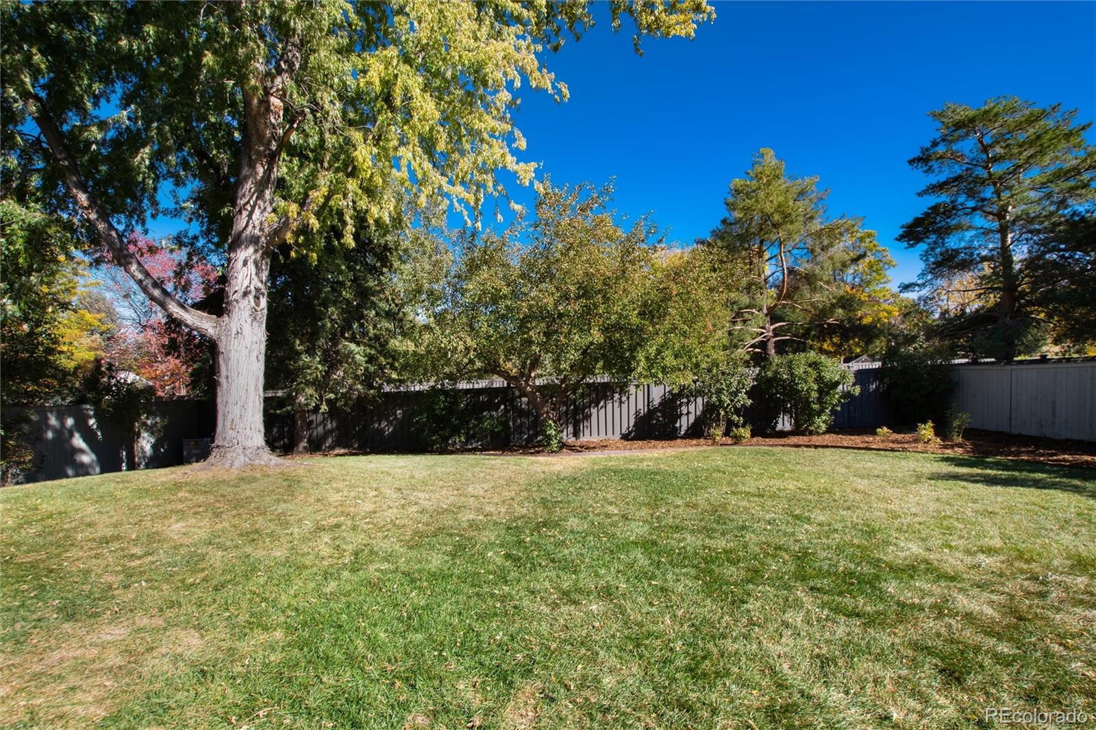 7024 S Oneida Circle