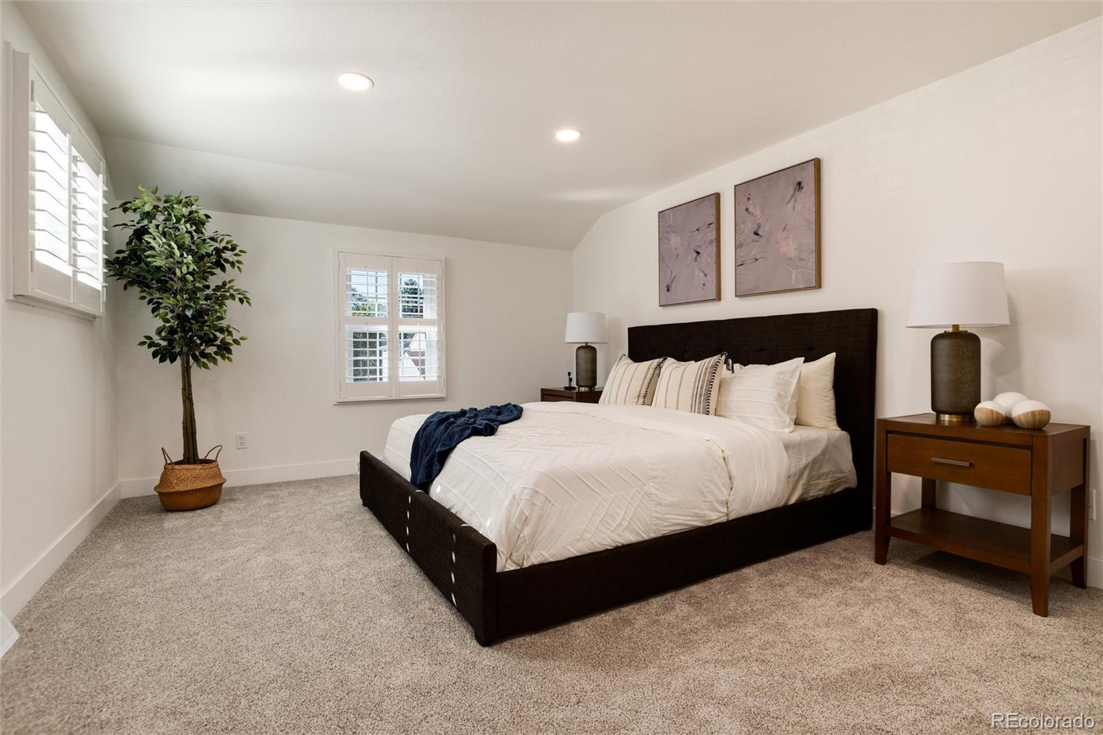 7024 S Oneida Circle