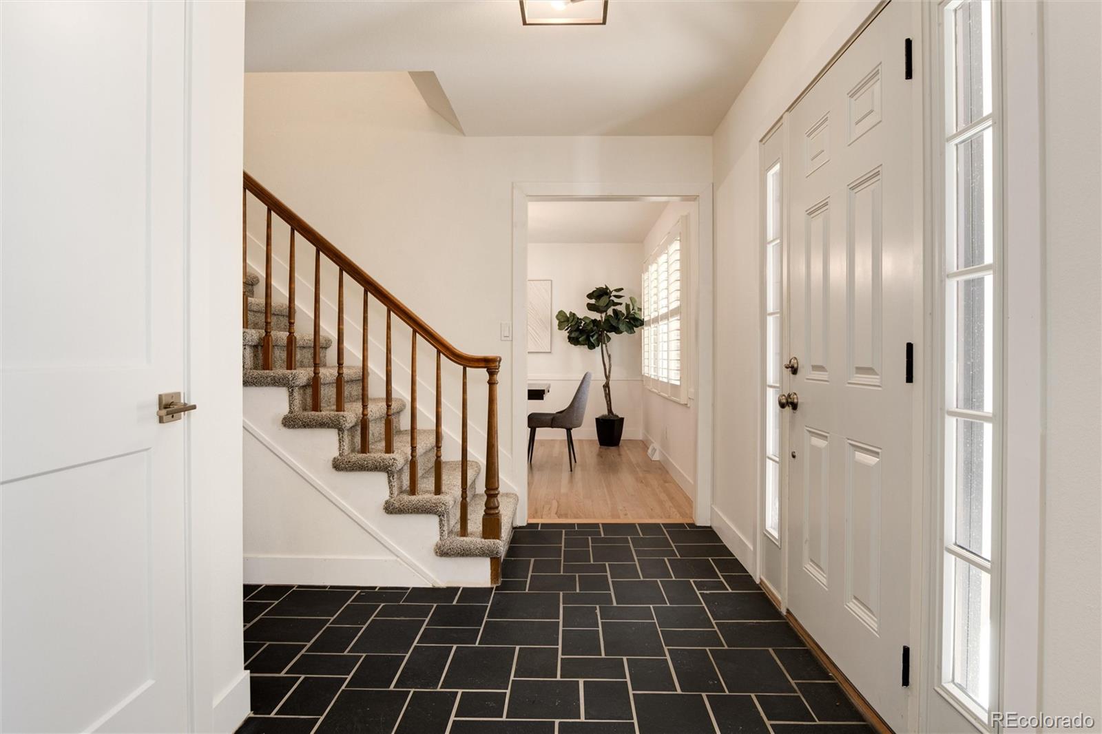 7024 S Oneida Circle