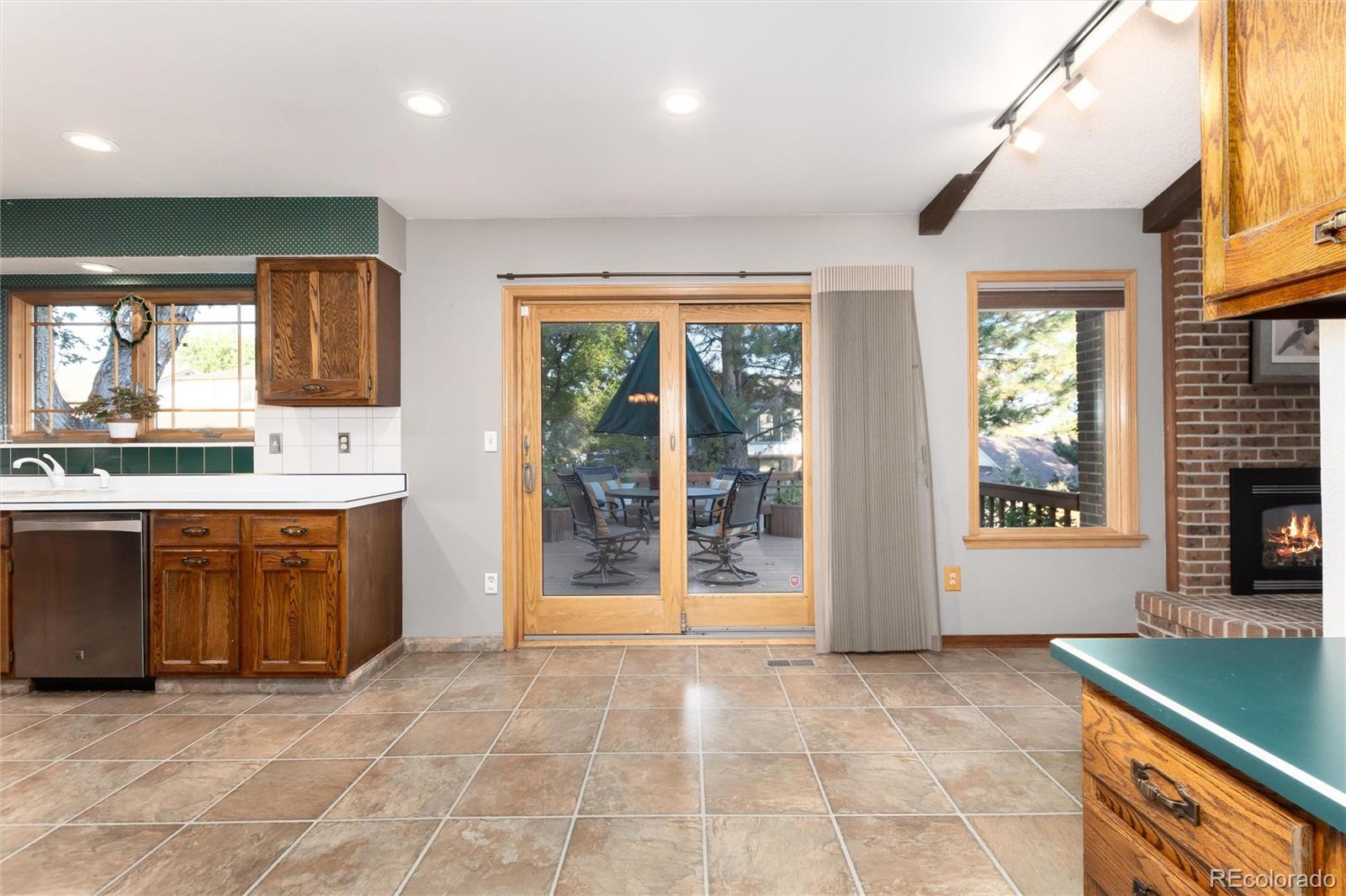 4652 S Quitman Street