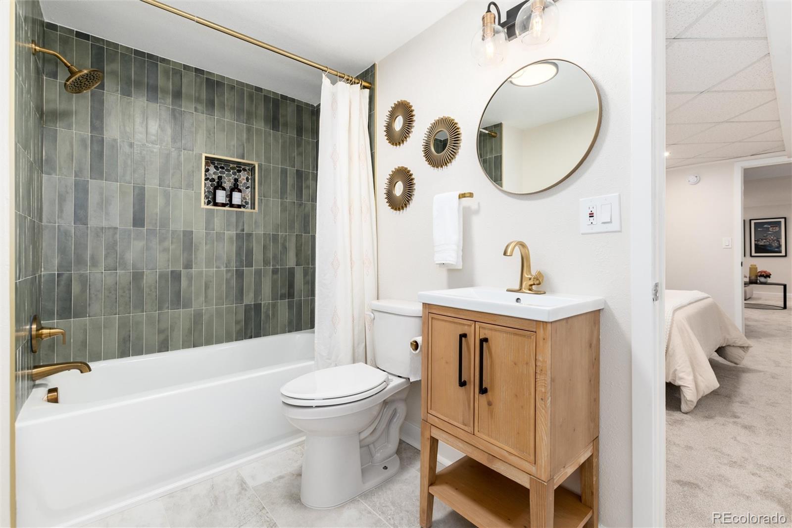 5815 W Plymouth Drive