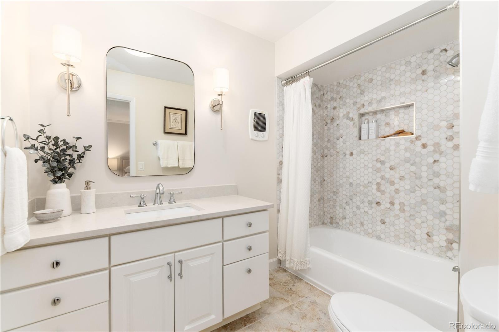 5815 W Plymouth Drive