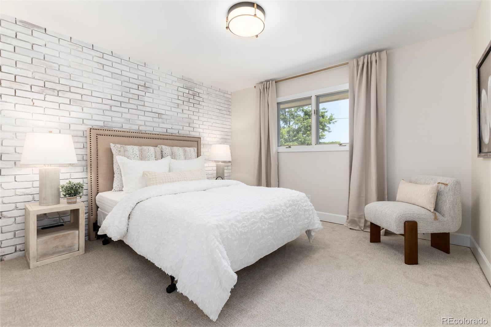 5815 W Plymouth Drive