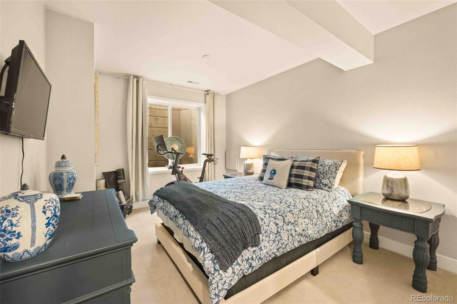 9734 Bennett Peak Street