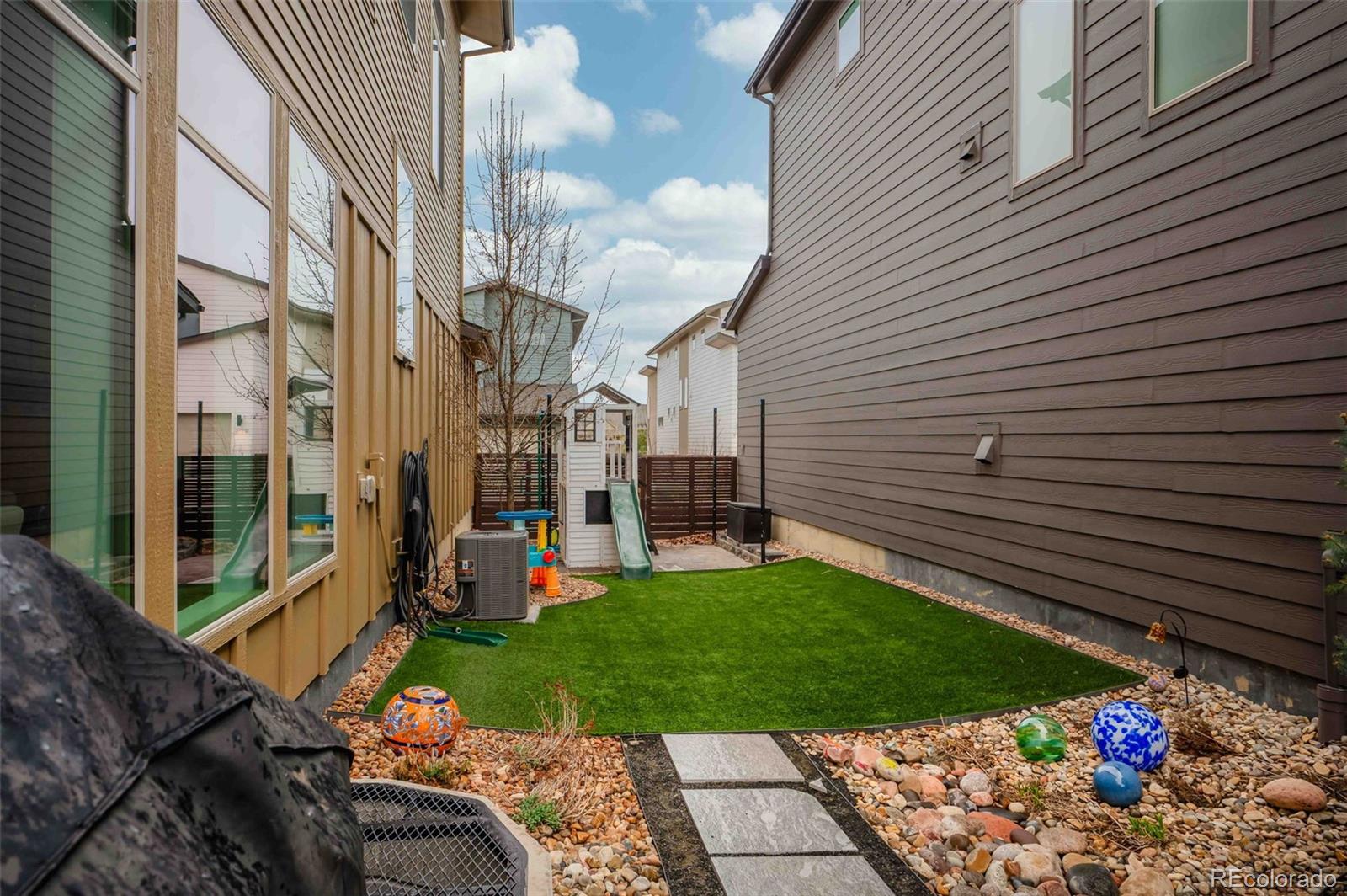 9734 Bennett Peak Street