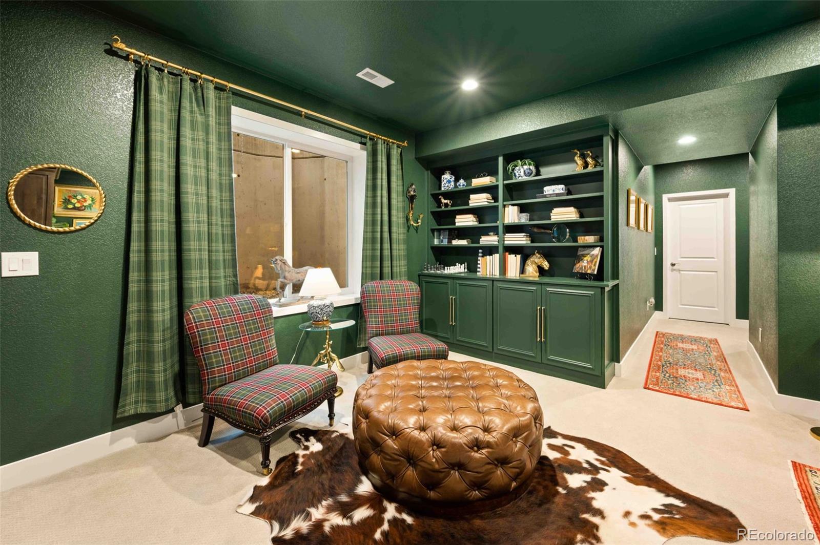 9734 Bennett Peak Street