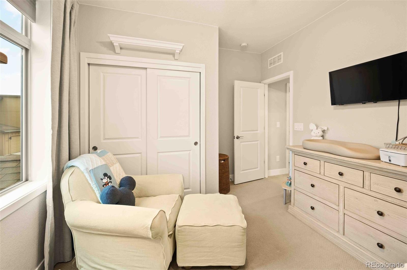 9734 Bennett Peak Street