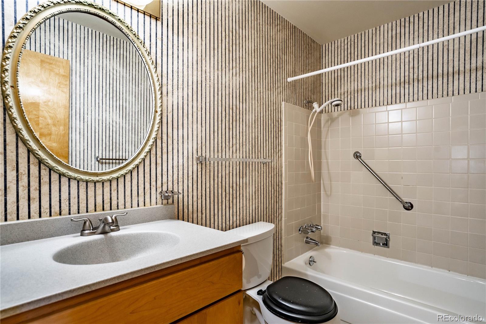 6330 E Mississippi Avenue