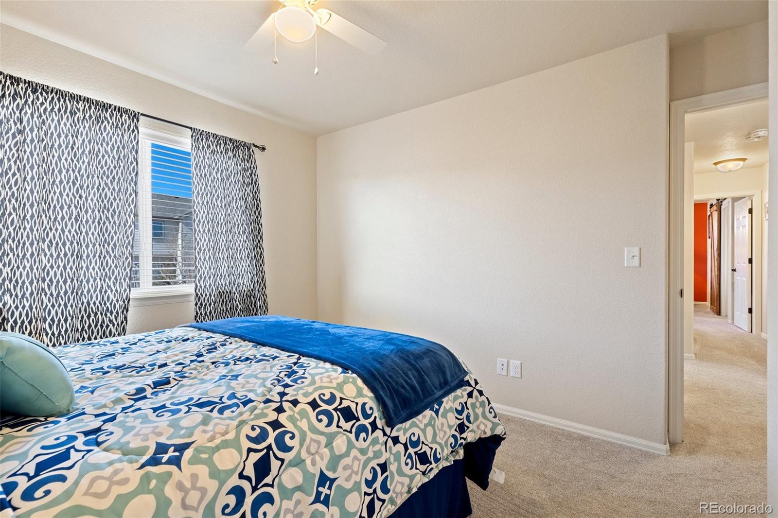 6853 Red Cardinal Loop