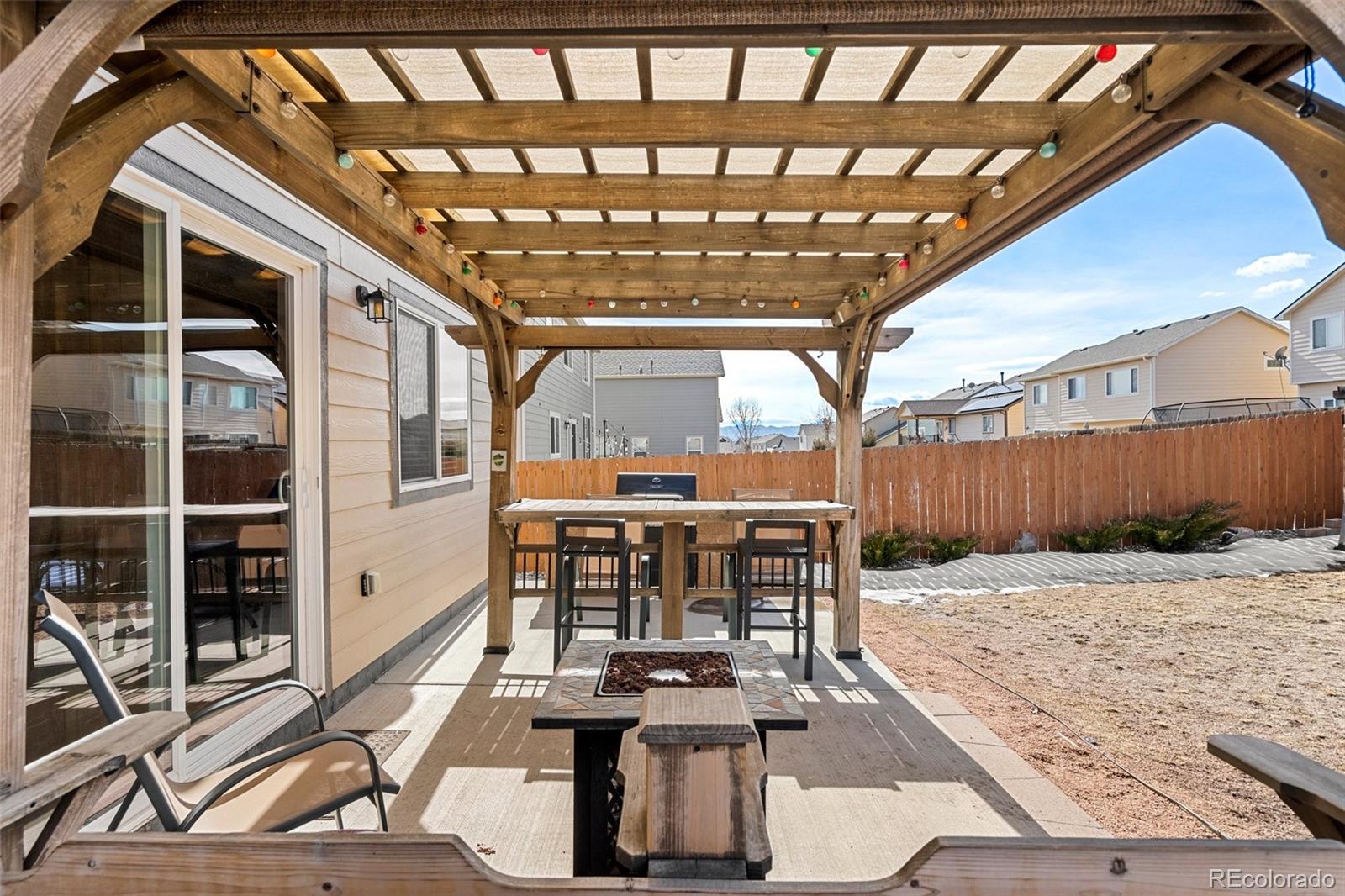 6853 Red Cardinal Loop