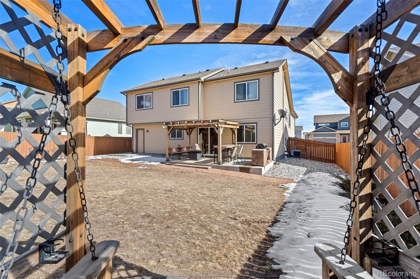 6853 Red Cardinal Loop