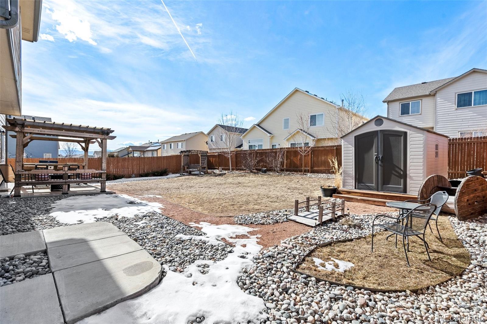 6853 Red Cardinal Loop