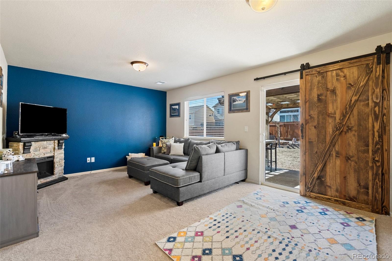 6853 Red Cardinal Loop